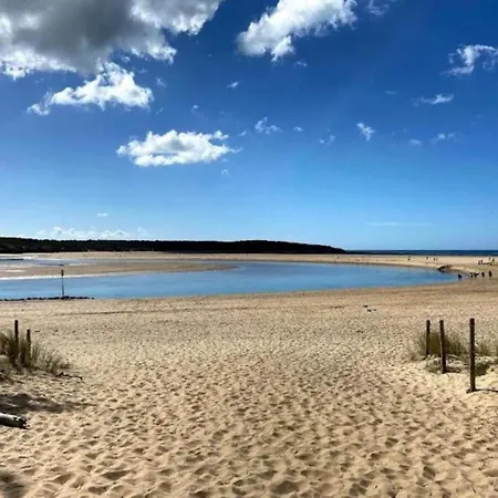 In Avrille Near Sandy Beaches 度假居 *