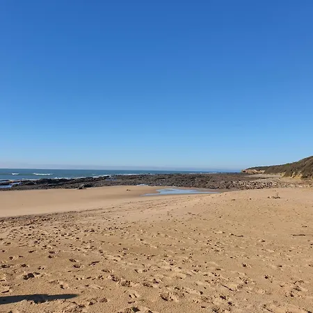 In Avrille Near Sandy Beaches 度假居 *