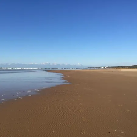 度假居 In Avrille Near Sandy Beaches *