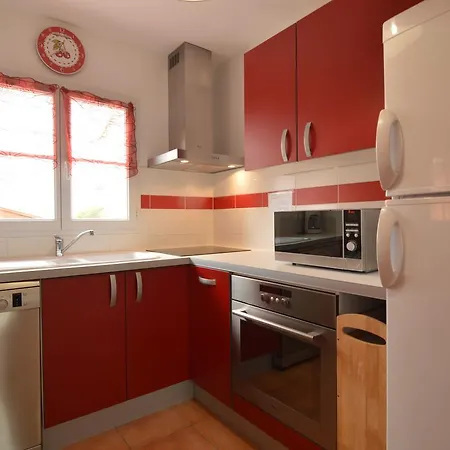 Holiday home Modern With A Garden Near The